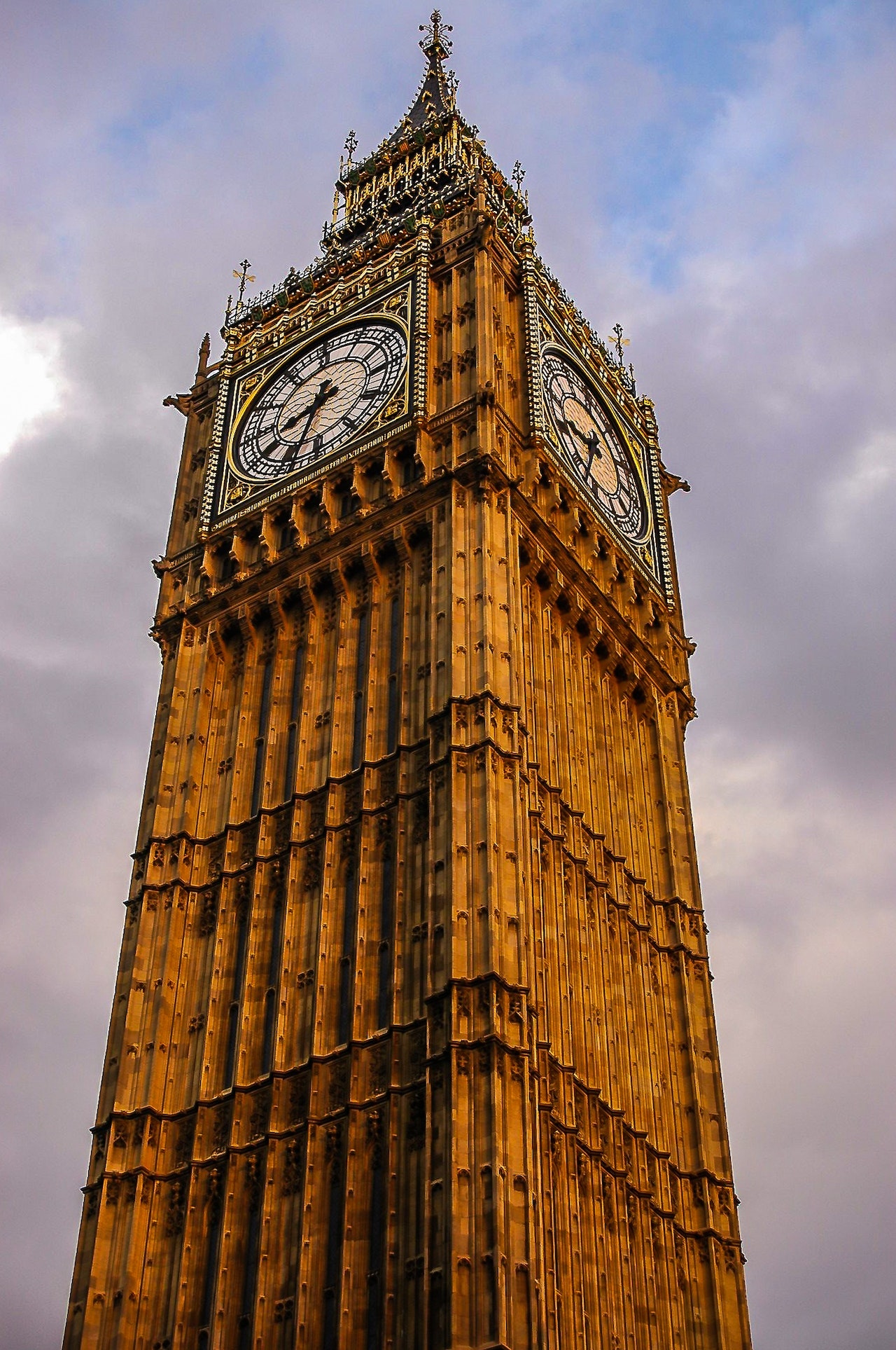 British Businesses Must Invest in Multiple Language Websites to Ride the Wave of Non-English Searches